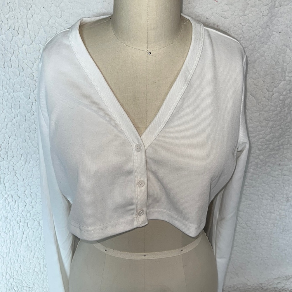 White crop sweater, Size Medium forever 21